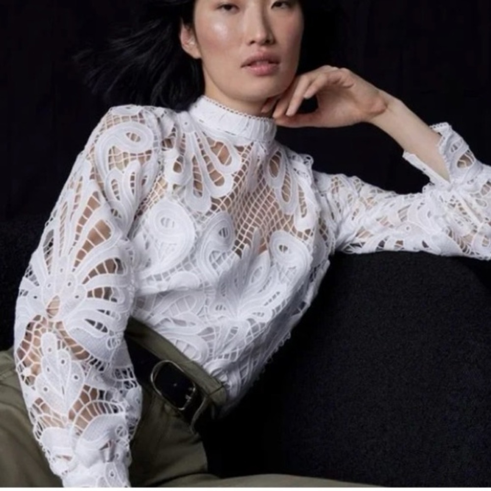 NWOT New White House Black Market White Open Lace Blouse Top 6 Party Holiday